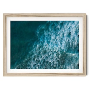Impresión aérea del océano, arte mural de surf, foto de un surfista solitario remando, impresión artística de Hawái, decoración playera para el hogar, póster minimalista, fotografía artística