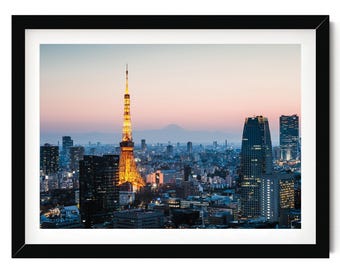 Tokyo Tower Poster: Skyline bei Abenddämmerung, Fujisan - Japan Fotografie