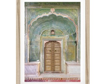 Druk na drzwiach pałacu w Dżajpurze: sztuka ścienna Indii, fotografia z Radżastanu