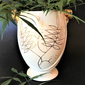 CROWN DEVON (England) Mid Century Ivory & Gold Ceramic Vase Rams Head Handles Leaf Motif Art Deco Style