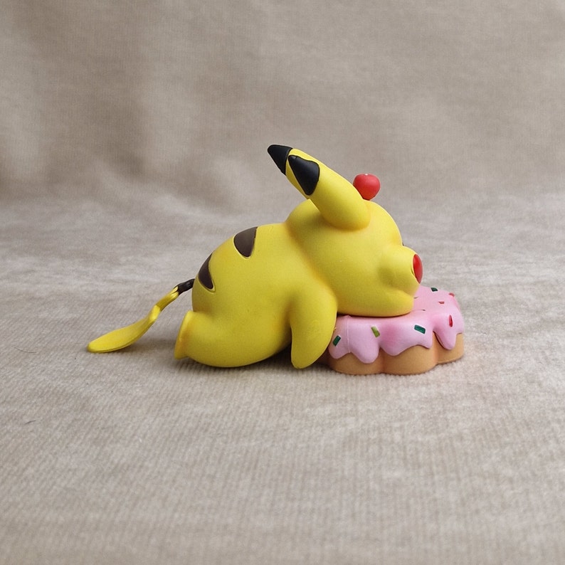 Fette Süße Pokemon Figuren Glumanda Schiggy Bisasam und Pikachu Schnapp dir deine Lieblings Pokemon in bezaubernd fetter Form Bild 10