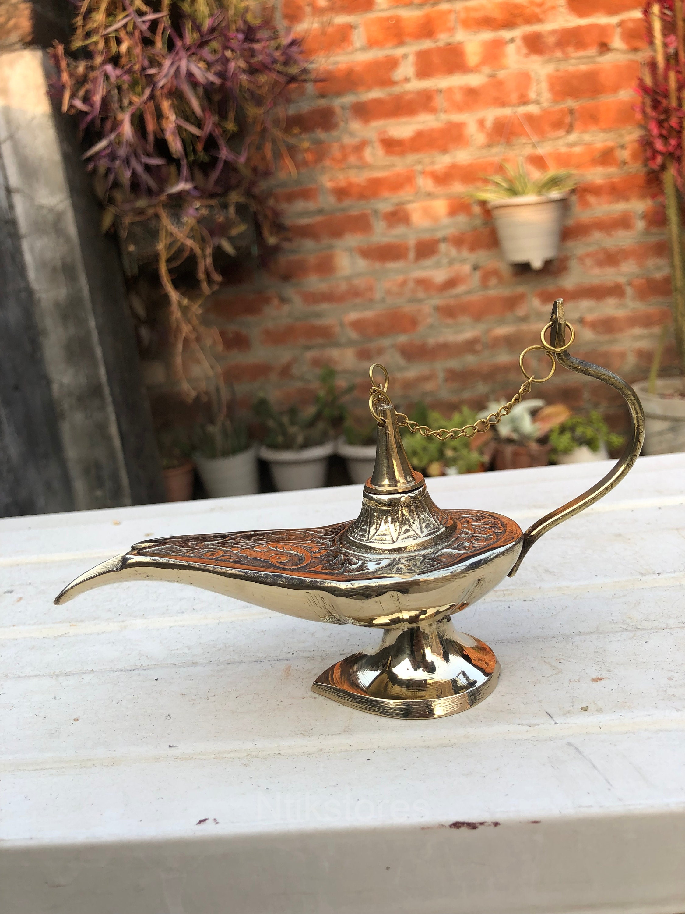 Antique Artisanal Aladdin Arabian Nights Genie Style Oil Lamp Stock Photo - Image Of Golden, Arabian: 106402754