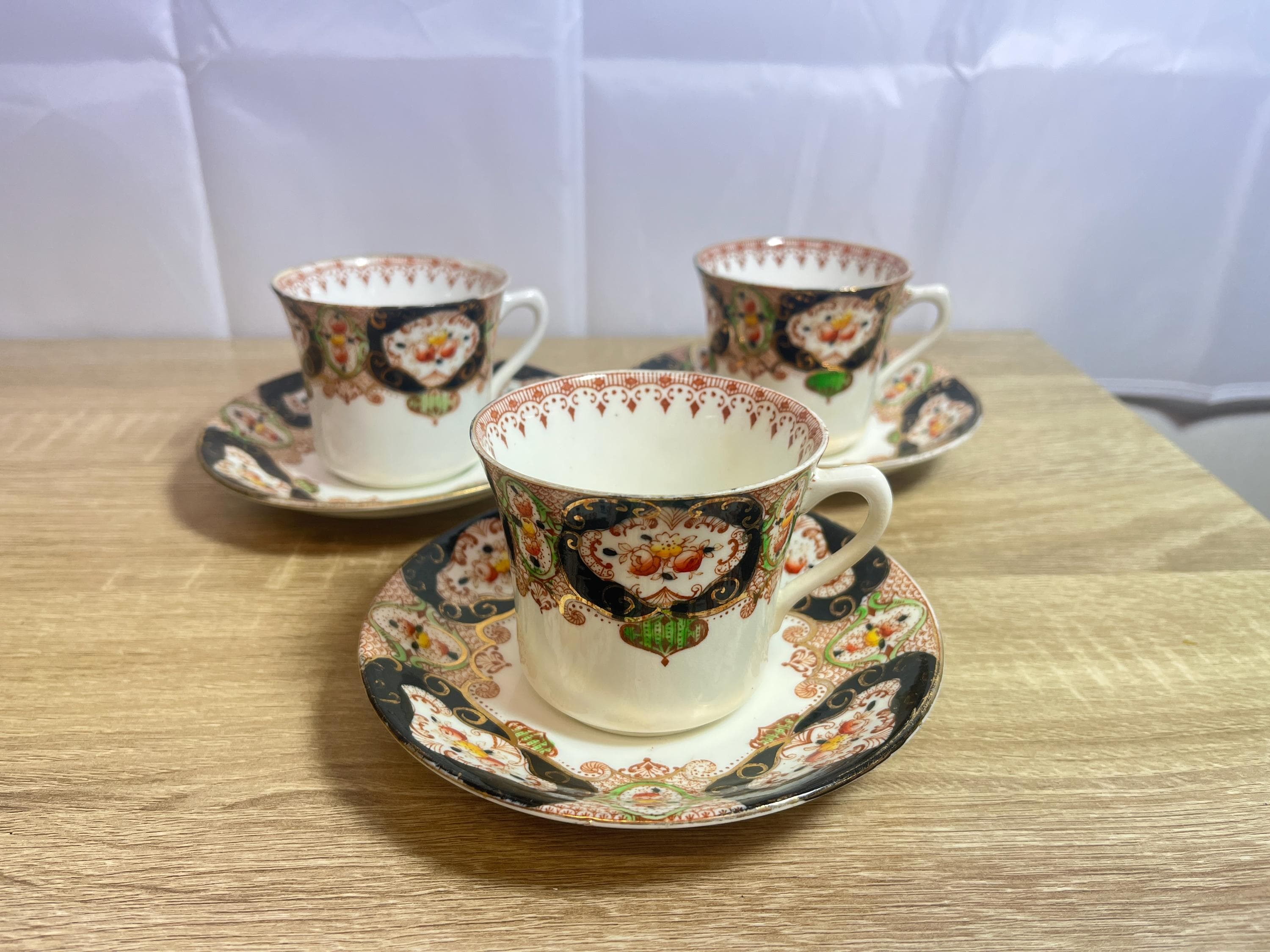 英国アンティークカップトリオ 英国アンティーク BLAIRS VICTORIAN