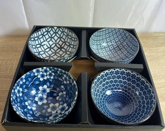 Japanese Porcelain Bowl Set (4pc) – Kanefuku Mino-yaki-White Patterned – Unused Vintage Boxed