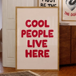 Impresión "Aquí vive gente genial", póster tipográfico, descarga digital, arte mural moderno, decoración estética para apartamentos, arte moderno, regalo de inauguración de la casa