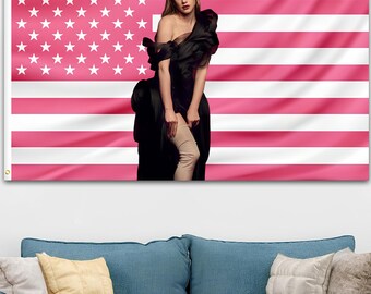 Tapiz rosa con la bandera estadounidense de Lili Reinhart, arte mural estético con la bandera de EE. UU., decoración patriótica para habitaciones, decoración para el Día de la Independencia, decoración mural de moda.