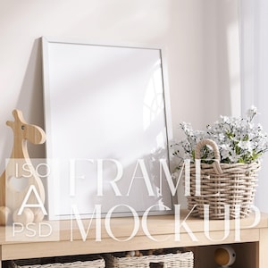 Kinderzimmer Weißer Rahmen Mockup | Kinderzimmer-Interieur-Attrappe | PSD-Smart-Objekt | Rahmen im Innenbereich | Glasreflexion | DIN A Verhältnis A3 A4