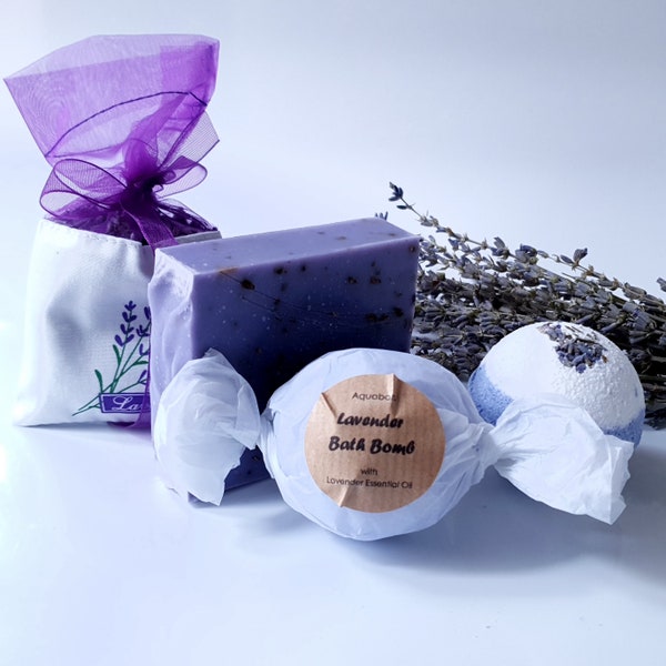 Lavender Handmade Soap and Bath Bombs Gift Set | 110g Soapbar and 2 medium size lavender bath bombs | Perfect Valentine's Day Gift