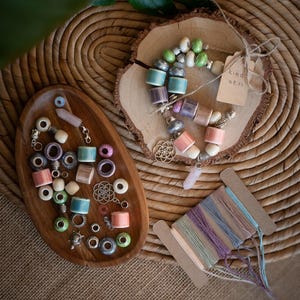 Pastell Dreadlock Perlen Set: 35 Stk. + Fäden, Holz, silberfarbenes Metall, Keramik