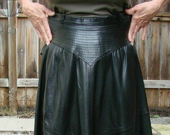 Leather pleated skirt 80s discount