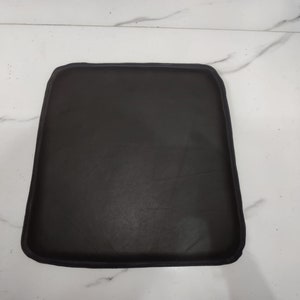 Coussin de chaise en cuir d'agneau BRUN foncé BORDS ARRONDIS | Coussin de siège de salle à manger pour la maison et le bureau | Cadeaux de pendaison de crémaillère | Coussin de chaise en cuir Dine