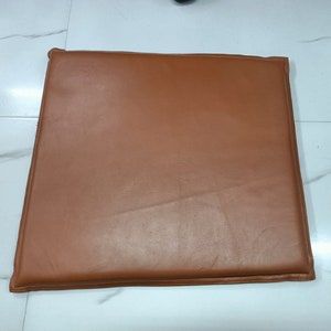 Cuscino per sedia quadrato in pelle di agnello TAN / Cuscino per sedia da interno quadrato / Cuscino per sedia da pranzo per casa e ufficio / Decorazione per soggiorno per inaugurazione della casa /