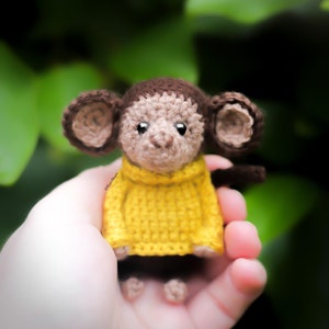Virkmönster för amigurumi: Pine The Monkey, engelsk PDF