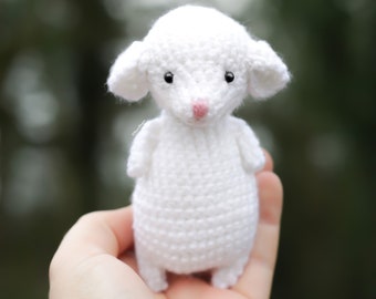 Crochet Amigurumi PATTERN: Blossom the Mouse, English PDF