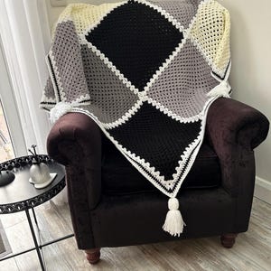 The Giant Granny Square Blanket Pattern - No-Sew Join Crochet Afghan PDF