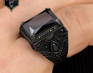 Anello Chevalier Uomo Scudo Tondo Con Pietra Onice Nero In ARGENTO 925 Galvanica Rodio 26945