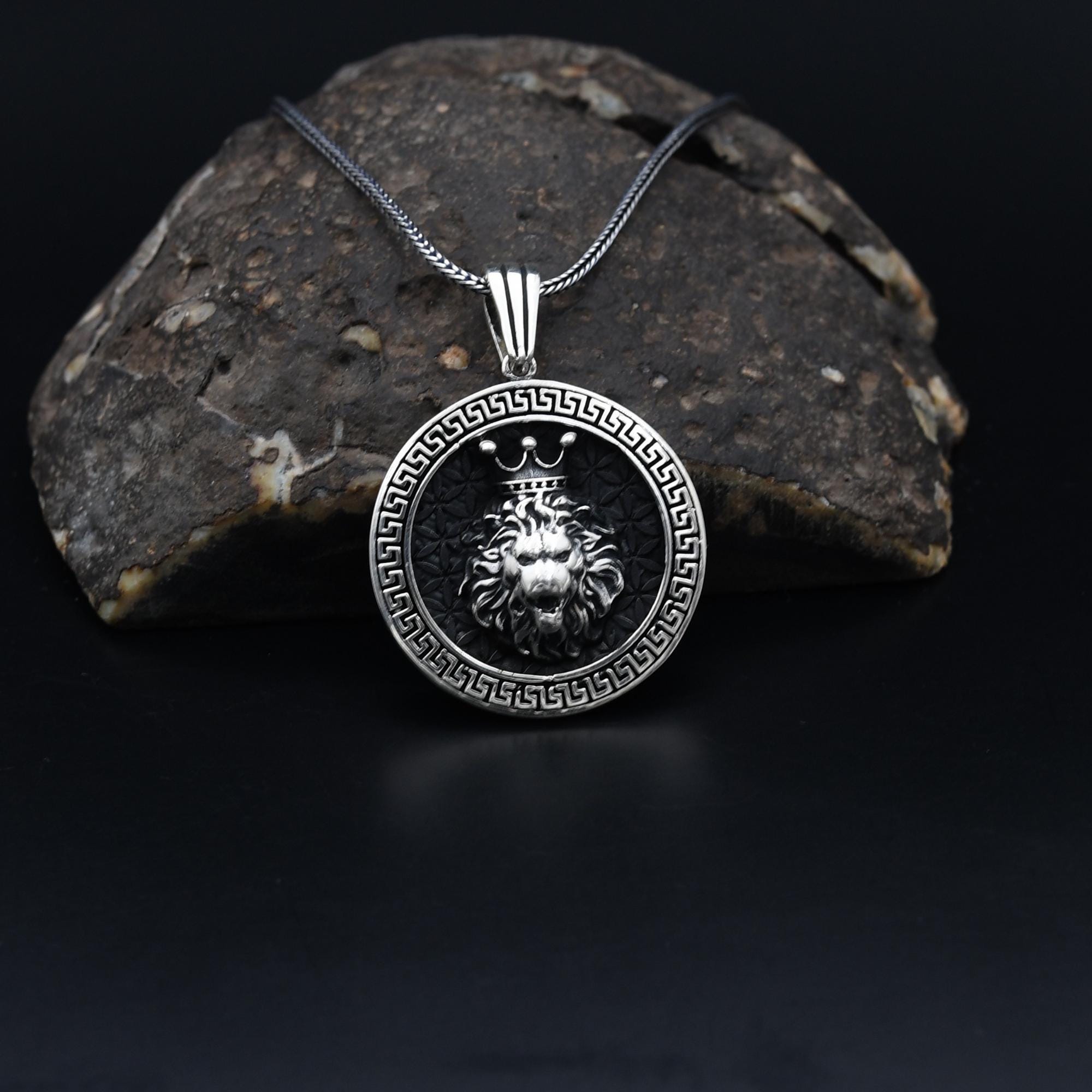 王冠を戴いたライオンのシルバーネックレス、925スターリングシルバー