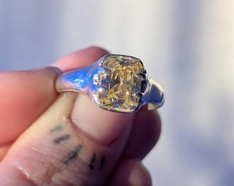 Yellow Statement Ring: Chunky Silver, Unique Design, Large Stone / Size S 1/2
