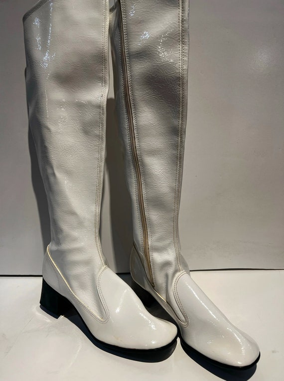 White gogo boots Gem