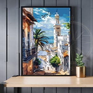 Peut inclure: Une peinture représentant une rue étroite dans une ville, avec une haute tour blanche au toit bleu. La rue est bordée de bâtiments blancs et un palmier se trouve au premier plan. Le ciel est bleu et il y a quelques nuages.