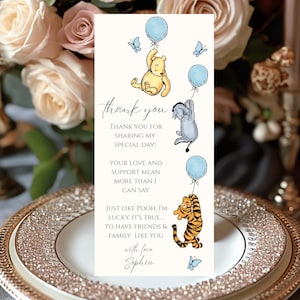 Cartão de agradecimento para chá de bebê Pooh, decoração de mesa clássica do Ursinho Pooh e seus amigos, balões azuis editáveis para o primeiro aniversário, modelo de agradecimento Canva