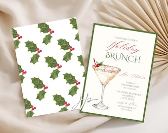 Op de afbeelding: Een rechthoekige uitnodigingskaart voor een vakantiebrunch met een illustratie van een martiniglas met rode en groene hagelslag, rode bessen en tekstdetails inclusief datum, tijd en locatie, gecombineerd met een bijpassende kaart met hulstpatroon.