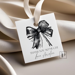 Bedankkaartjes met zwarte strik Gepersonaliseerde vierkante douchegunst-tagsjabloon bewerkbare coquette Cadeaukaartjes met zwarte strikgunst voor canva downloaden