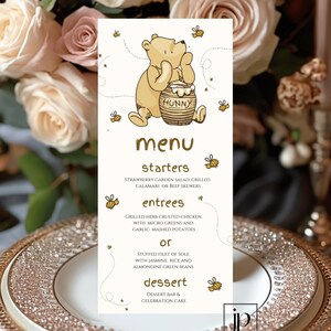 Cartão de menu para chá de bebê do Ursinho Pooh, menu de brunch para bebê com gênero neutro, modelo editável para aniversário de 1 ano com jarra de mel vintage e abelhas para download