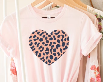 Camiseta con estampado de leopardo y corazón - Top de San Valentín para mujer