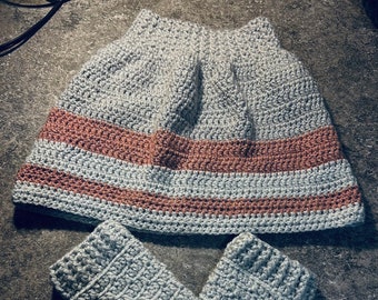 Ensemble jupe et jambières au crochet pour petite fille 2T. Ensemble jupe et jambières pailletées.