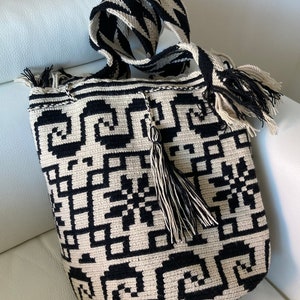 Mochilas wayuu blanco y negro clearance