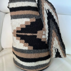 ARHUACO mochila crossbody bag - Colombian Sierra Nevada native Arhuaco hand crocheted wool cotton