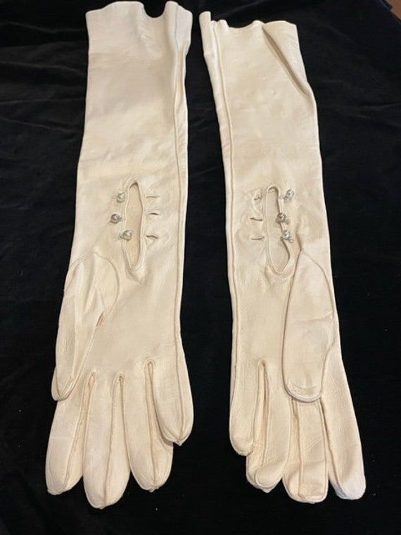 Ladies Off White Leather Opera Length Gloves - image 2