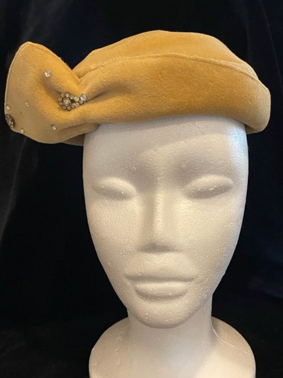 Sassy Gold Beret With Rhinestone Accents - Etsy display picture 3