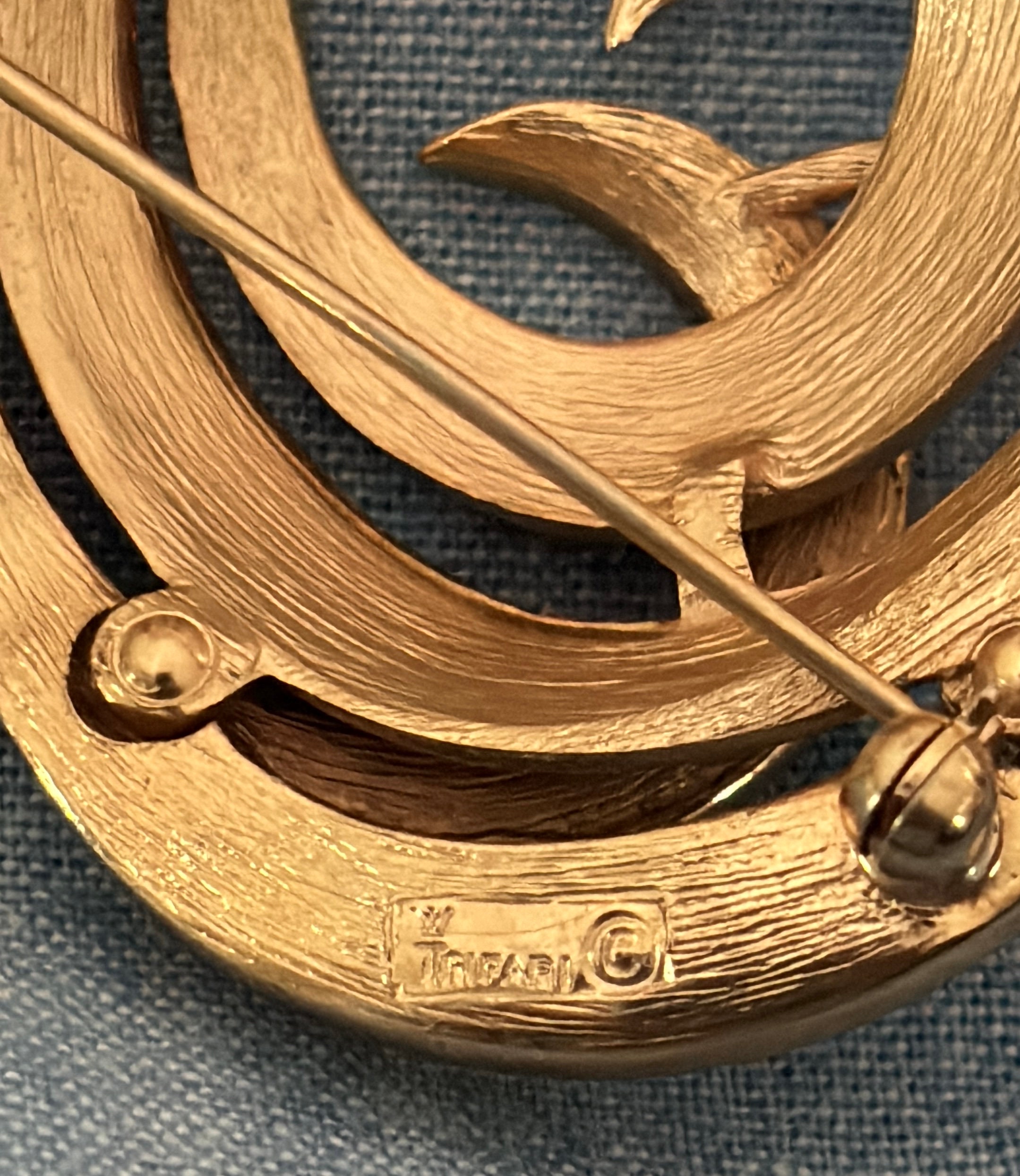 Vintage Trafari Brooch - Etsy