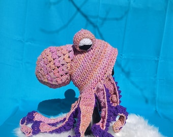 Gorro de crochê de polvo Kraken, peça para fantasia de festival, rosa multicolorido com tentáculos roxos.