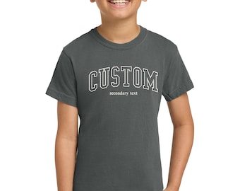 Camiseta universitária juvenil personalizada com bordado – Algodão tingido em peça