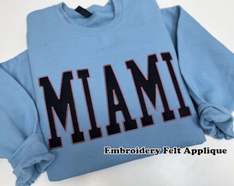Moletom universitário com aplique bordado personalizado - Moletom bordado - Bordado personalizado - Aplique de feltro personalizado - Moletom bordado