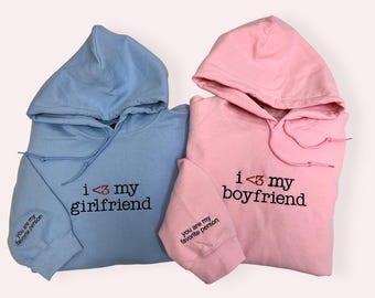 Moletom "Eu amo meu namorado/namorada" para o Dia dos Namorados, com mensagem de amor bordada.