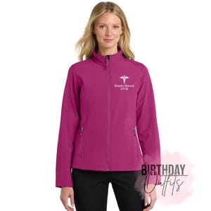 Chaqueta Soft Shell Core para mujer L317 Port Authority® con cremallera completa, regalos personalizados, chaqueta de enfermera, chaqueta médica, chaqueta bordada personalizada