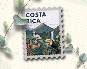 Könnte beinhalten: Eine rechteckige Briefmarkenillustration mit dem Text COSTA RICA, einem Vulkan, einem Wasserfall, einer Kirche, einem Faultier und einem Tukan inmitten üppiger tropischer Vegetation. Die Briefmarke ist von dekorativen Eukalyptuszweigen umrahmt.