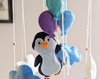 Baby Mobile Pinguino con Palloncini | Palloncini | nuvole | stelle | Giostrina in feltro | Giostrina per culla