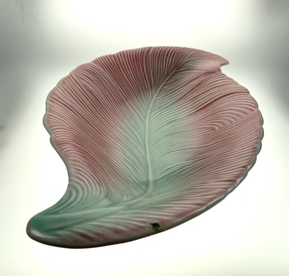 Sylvac Pink and Green Feather Shaped Decorative Display Plate. 1950s Mid Century