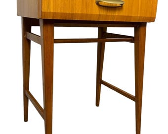 Mesita de noche Meredew vintage de mediados de siglo, estilo moderno, con mueble de teca, de la era atómica.