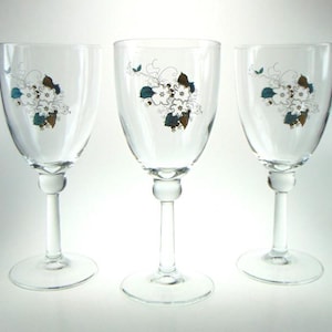 3 Mid Century Wine Glasses with White Floral Detail. Mid Century and Retro Drinkware
