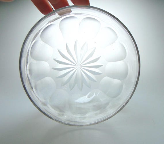 Vintage Crystal Serving Bowl or Decorative Bowl. Deep Serving Dish with Starburst Design in High Quality Crystal