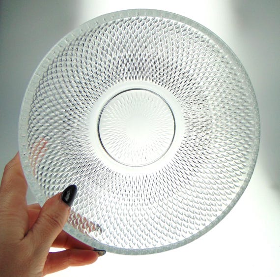 1930s Glass Fruit Bowl, Service Bowl or Decorative Bowl, Diamond Pattern