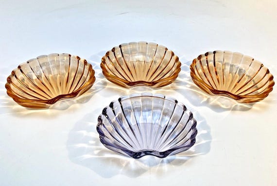 Set of 4 Vintage Glass Shell Bowls – Amber & Lilac Scallop Dishes. Trinket Bowls, Display Bowls, Ice Cream Bowls