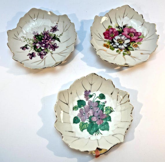 4 1950s China Plates with Hand Painted Floral Detailing. Pre-Viceroy Decorative