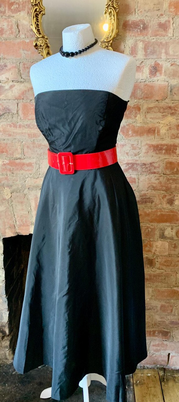 Vintage Black Fit and Flair Dress. Size 6-8. Swing Dress for Vintage Dressing